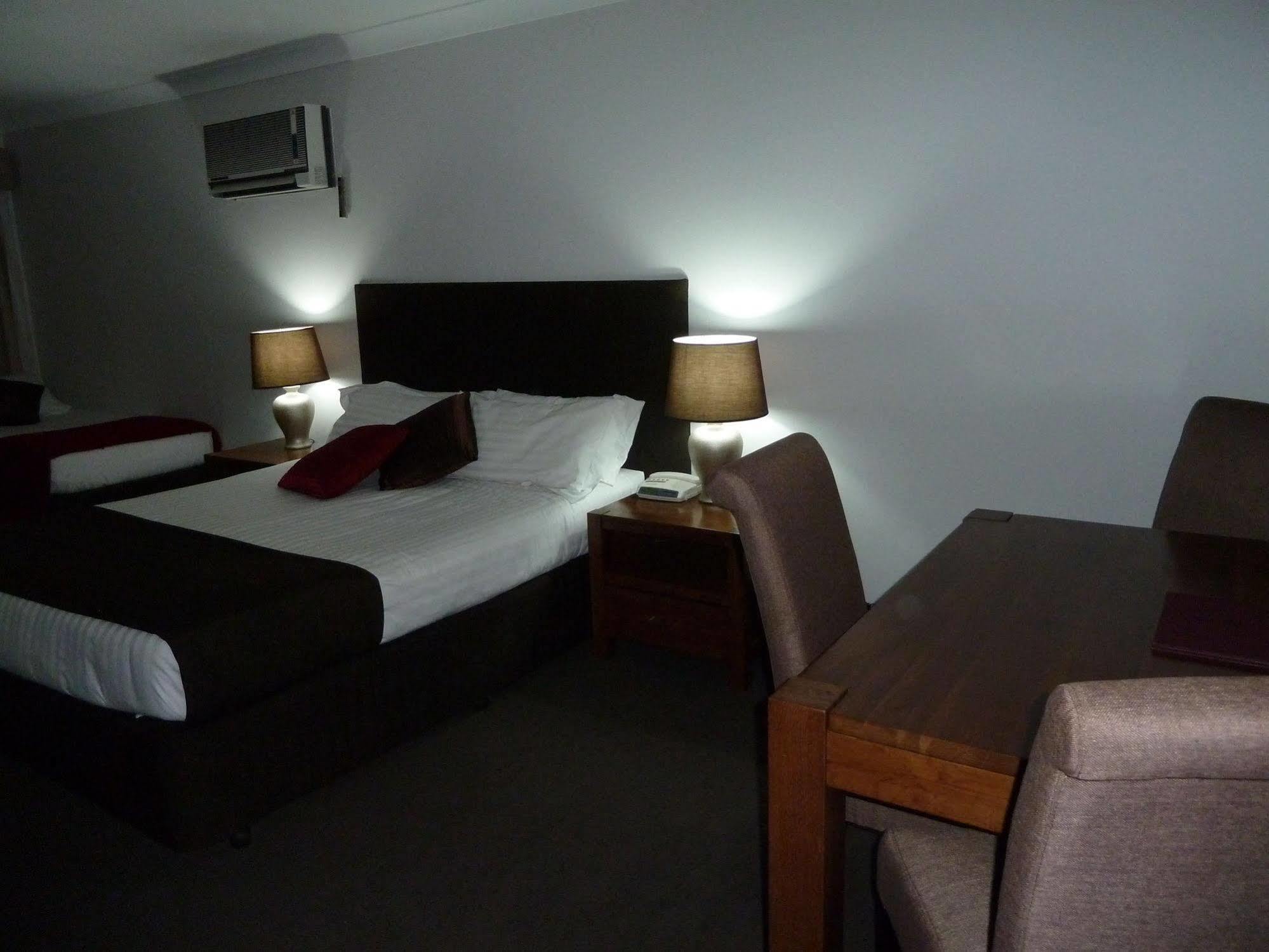 The Aston Motel Tamworth Buitenkant foto